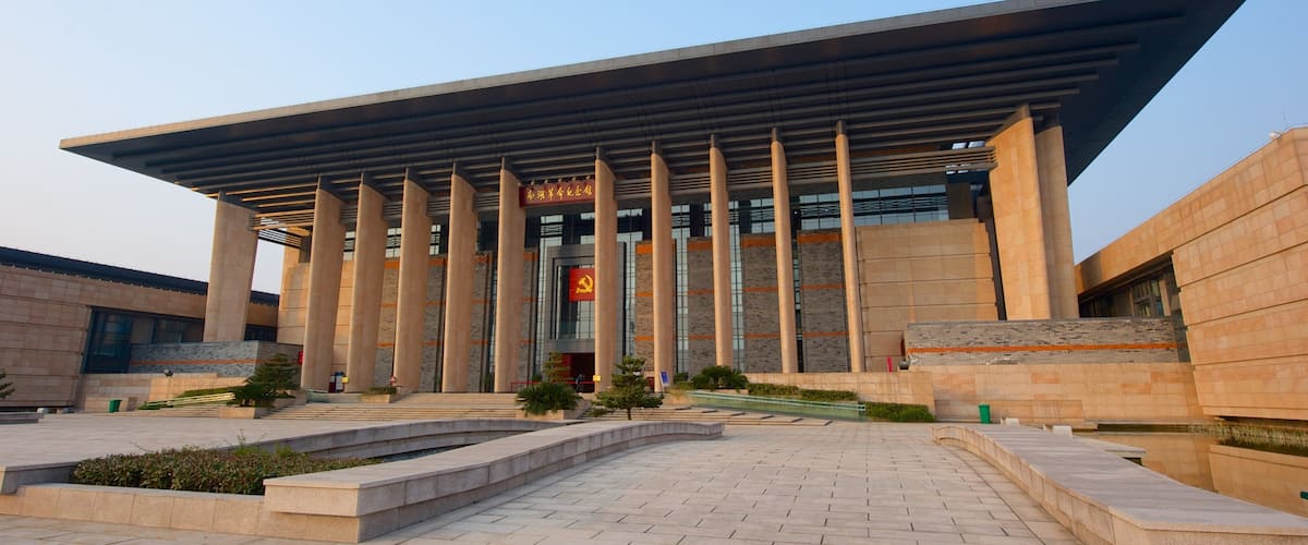 South Lake Memorial Hall