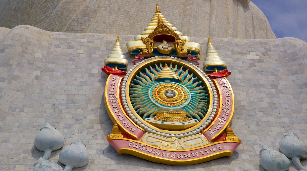 Big Buddha showing heritage elements