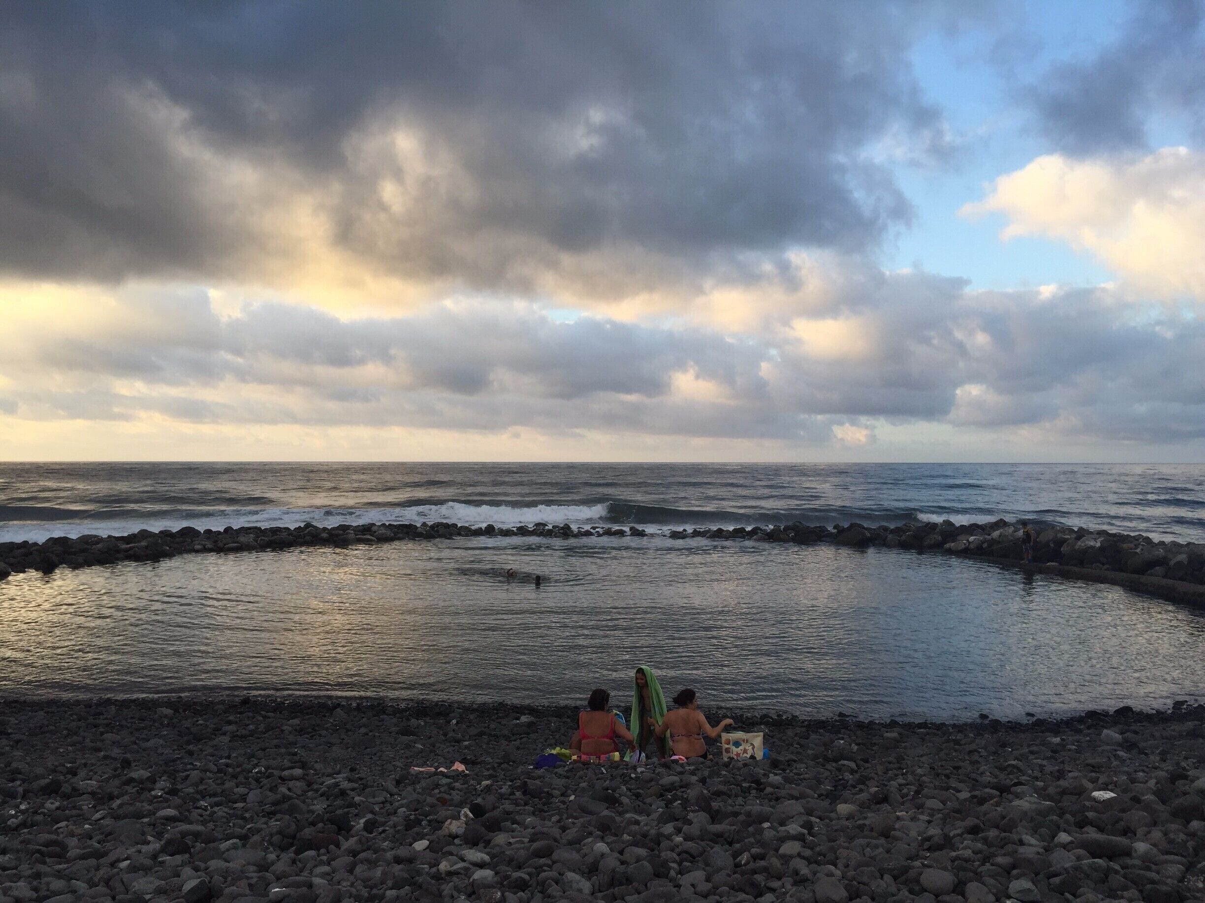This part of the coast offer to people natural and rocky pool from beach. How pleasure is to swim there when people left and night is coming! Swimming in that pools was one of the craziest experience I ever had, watching waves beating the rocks without seeing your feet when darkness falling...  #beachbound