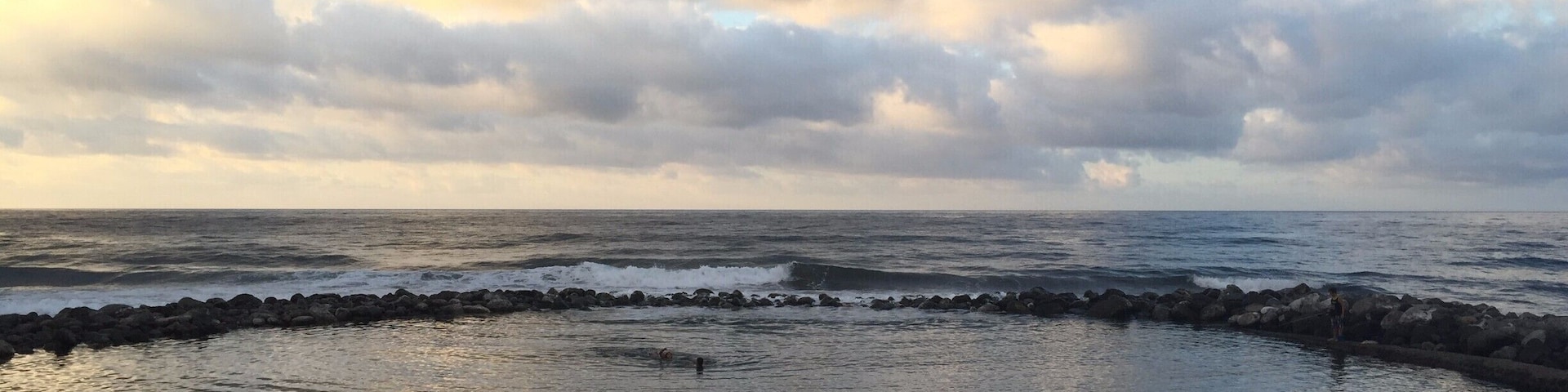 This part of the coast offer to people natural and rocky pool from beach. How pleasure is to swim there when people left and night is coming! Swimming in that pools was one of the craziest experience I ever had, watching waves beating the rocks without seeing your feet when darkness falling... #beachbound