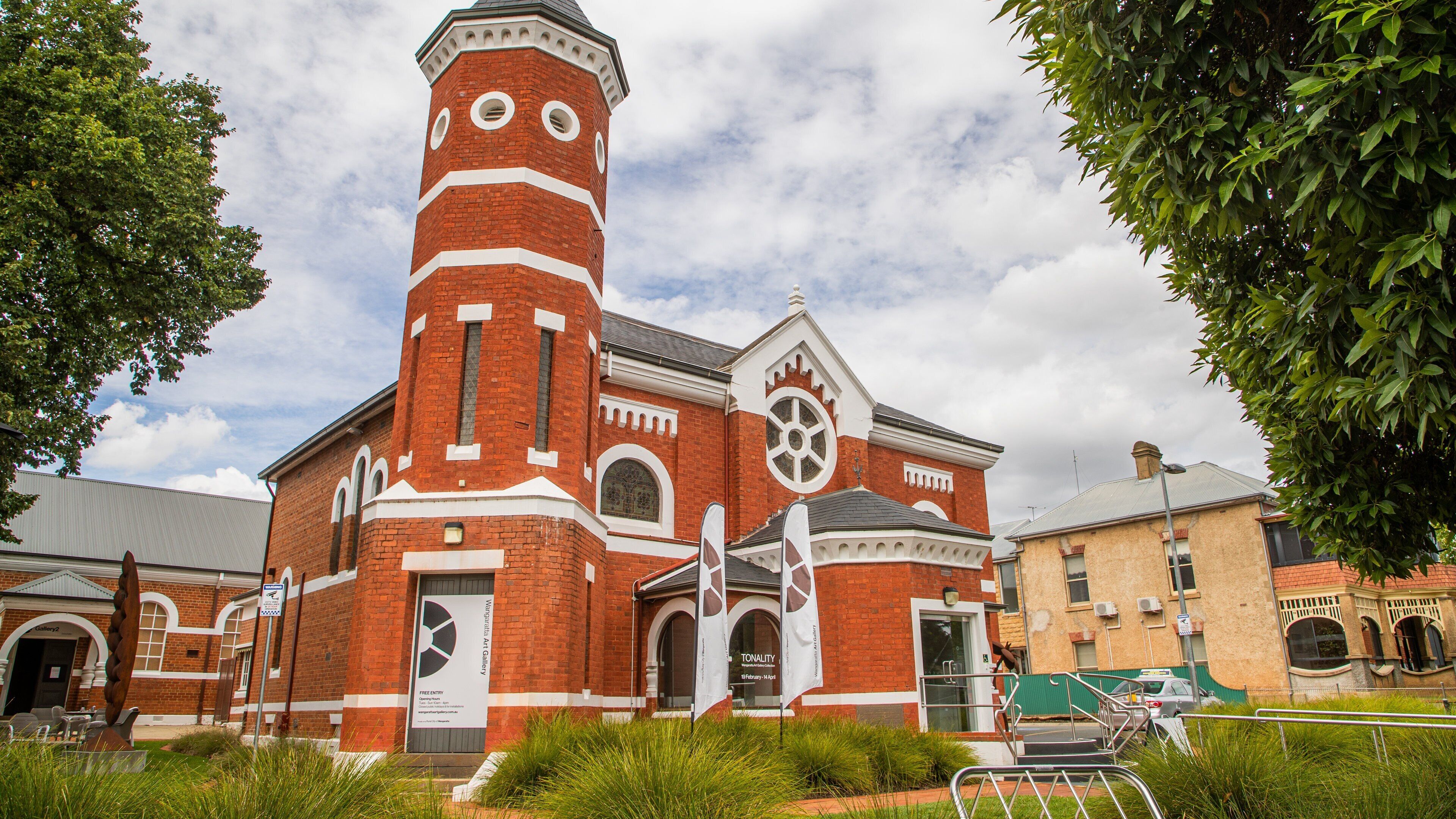 Wangaratta Art Gallery featuring heritage architecture