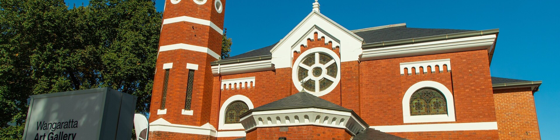 Wangaratta Art Gallery featuring heritage architecture