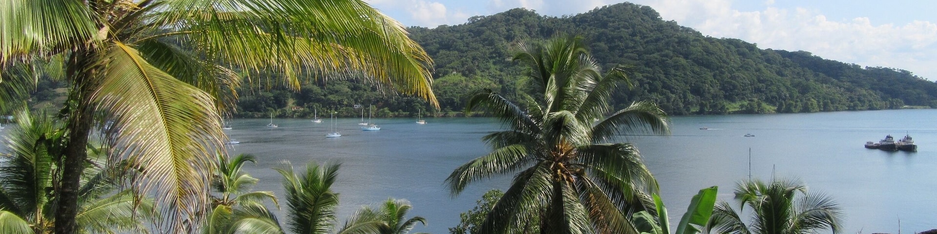 A day trip from Panama City took us to the small town of Portobelo (established during the Spanish colonial period) in the Colón Province. We enjoyed some beautiful views from Fort San Lorenzo designated as a UNESCO World Heritage Site.