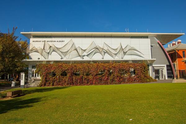 Murray Art Museum Albury featuring a park
