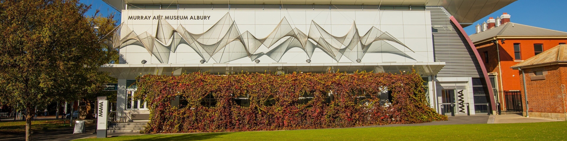 Murray Art Museum Albury featuring a park