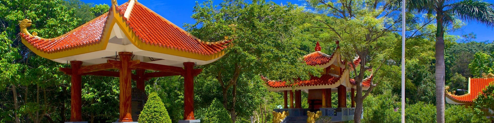 Minh Dam Mountain featuring a temple or place of worship