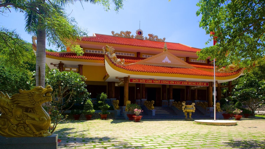 Minh Dam Mountain bevat een tempel of gebedshuis