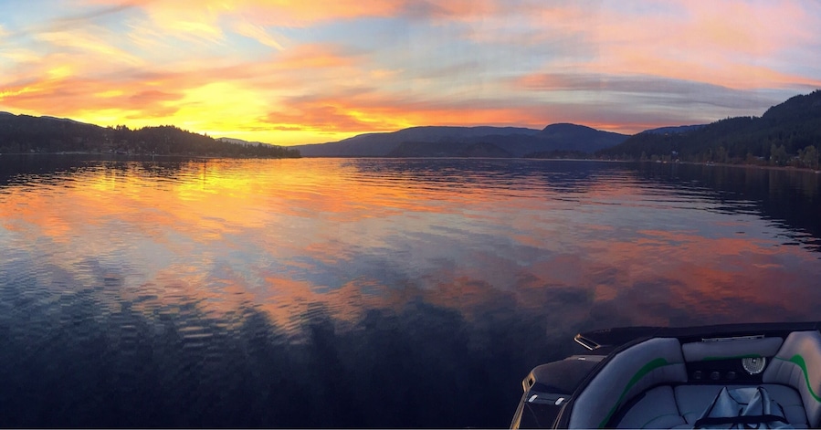 Shuswap lake is one of the most beautiful places I know #endlesssummer #sunset #BeautifulBC