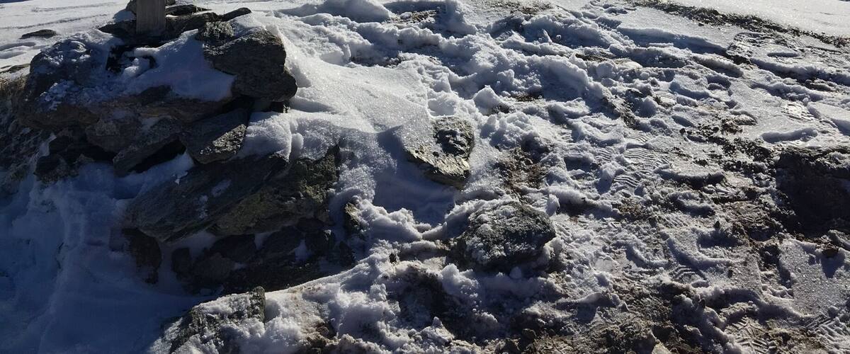 Some amazing sights at the ski resort in #mayrhofen is the cross on the mountain a common theme? Would be great to know! #ski #austria #views #expedia #lifeat expedia