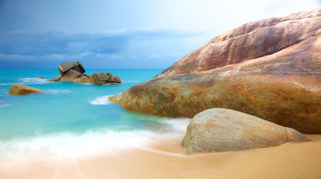 Hin Ta and Hin Yai featuring general coastal views