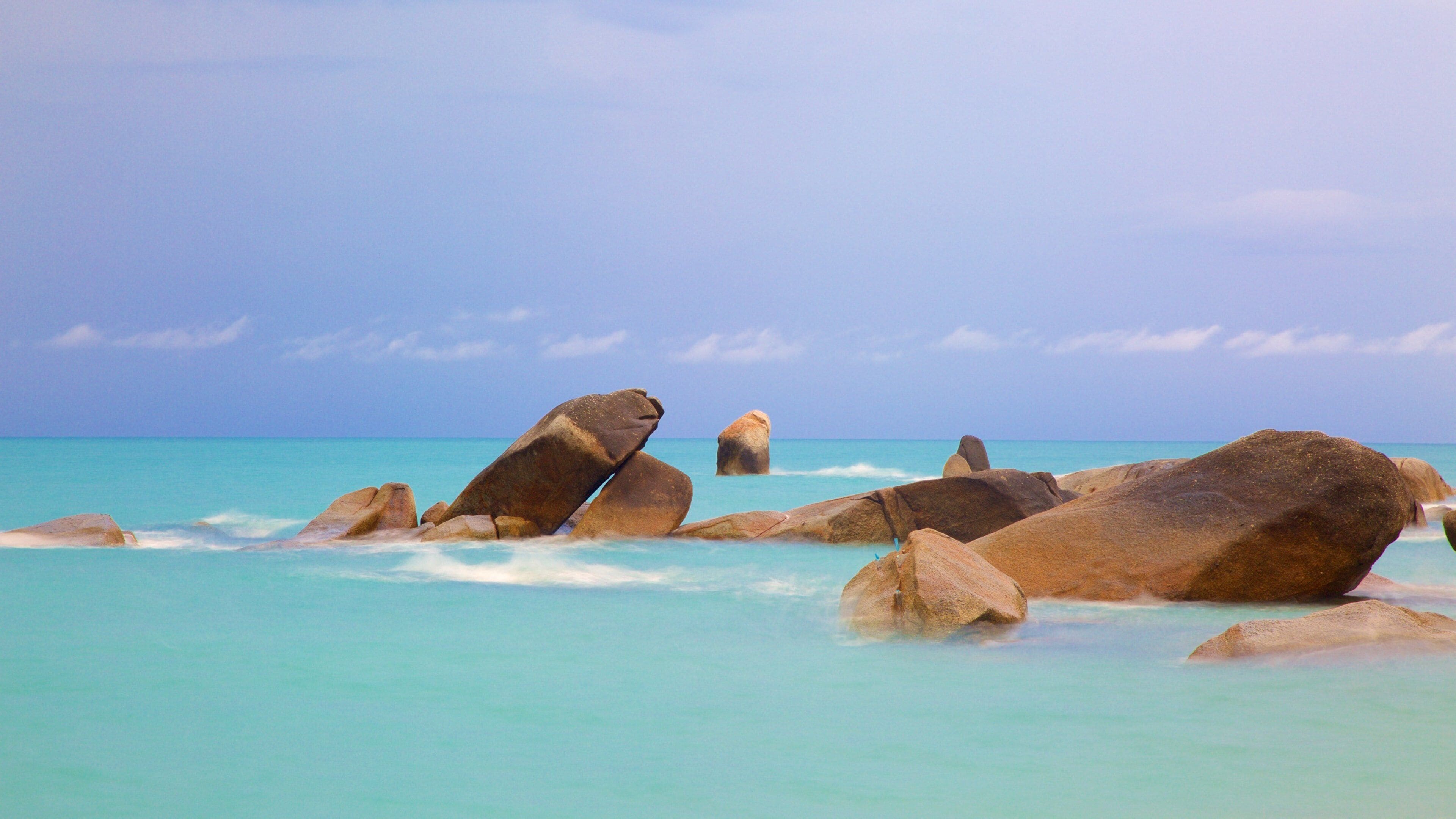 Hin Ta and Hin Yai showing general coastal views