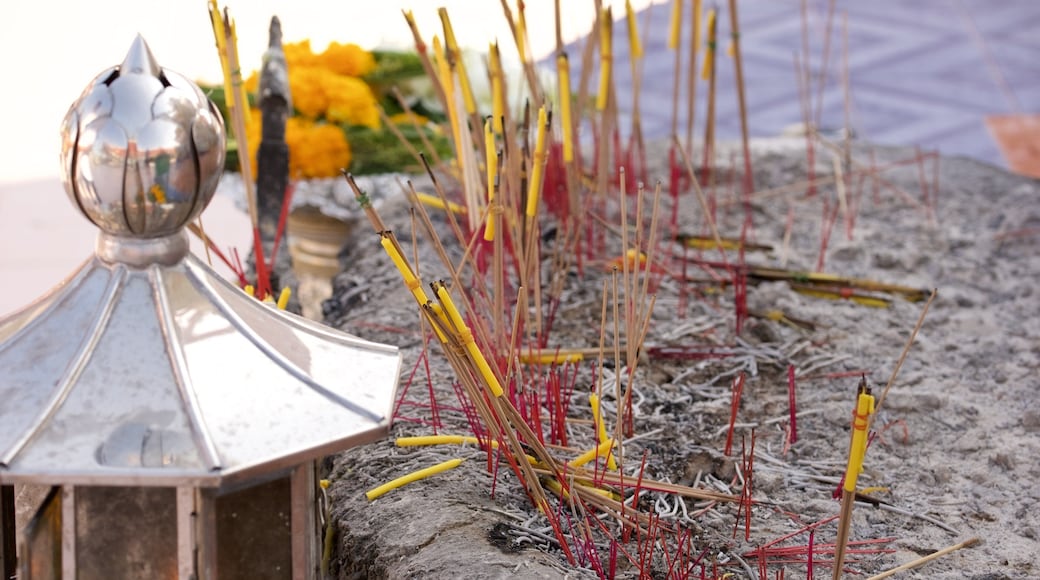 Big Buddha Beach molo som viser religiøse elementer