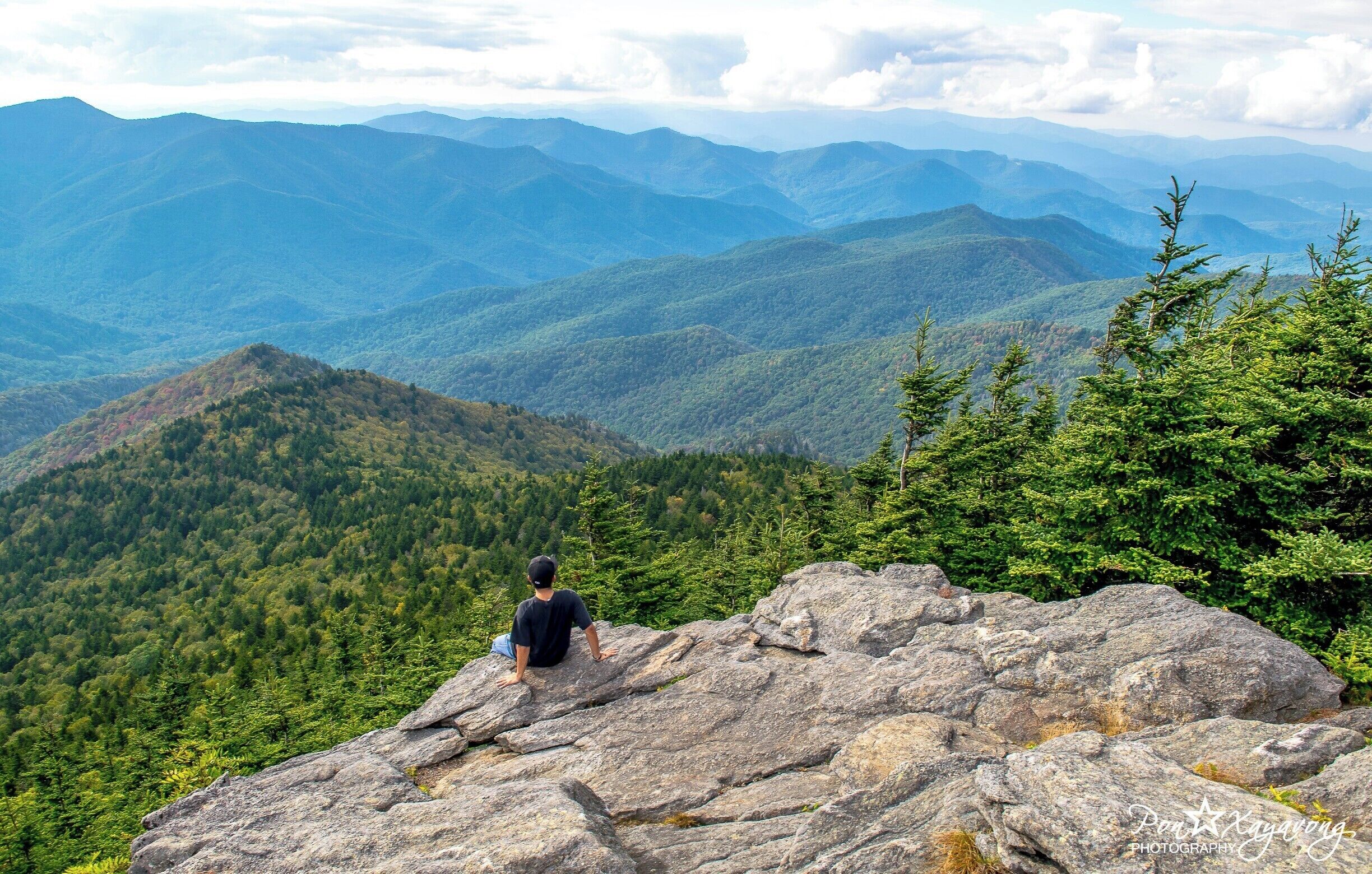 From Mt. Mitchell state park there a little trail called Black Mountain crest trail where it take u to a beautiful view call Mount Craig