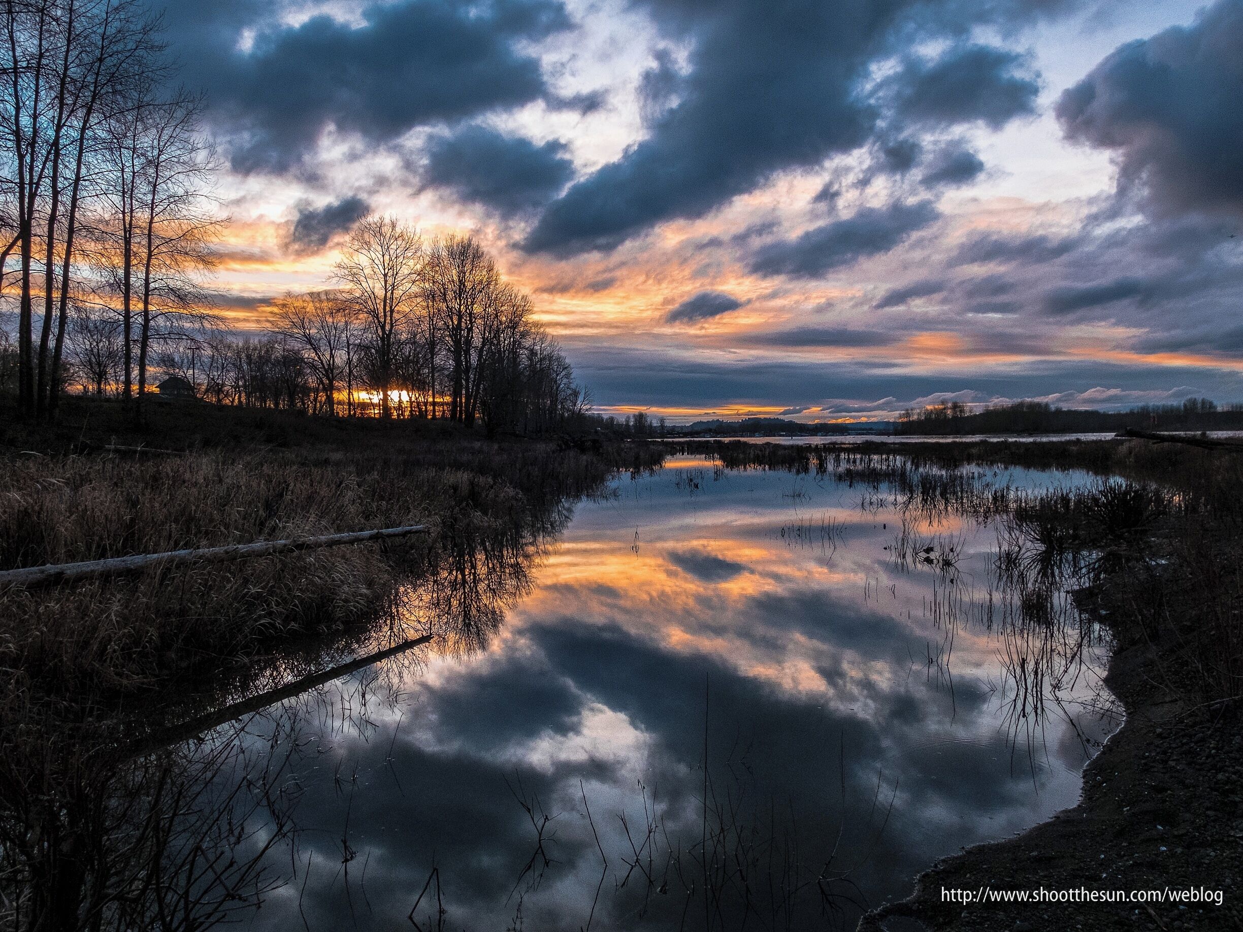 Sunset along the Columbia River