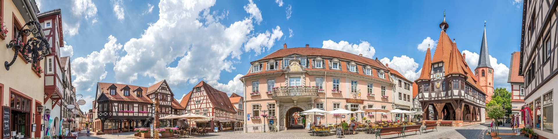 Panorama Michelstadt Rathaus und Marktplatz