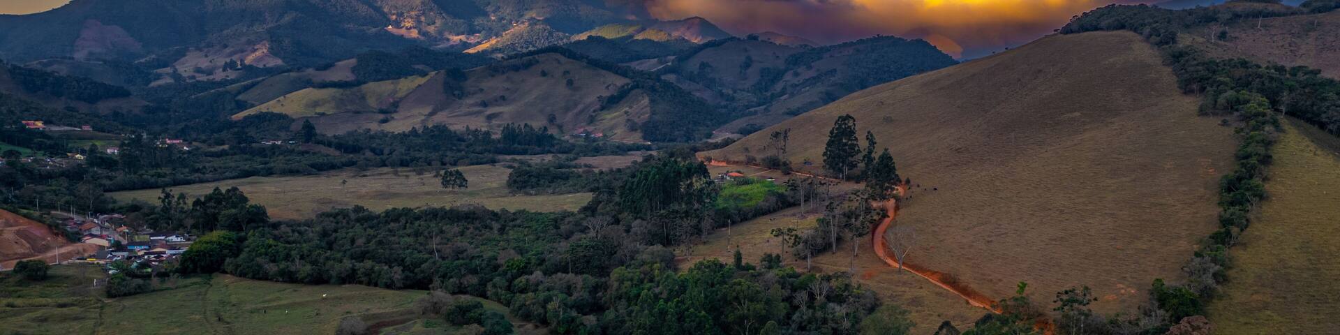 Paisagens Cidade Pequena Alagoa Serra Mantiqueira Itamonte Minas Gerais Brasil Esportes Ultramaratona Corrida Trilha Ciclismo Montanhas Natureza Verde Ecoturismo Aventura Caminhada Rios Florestas