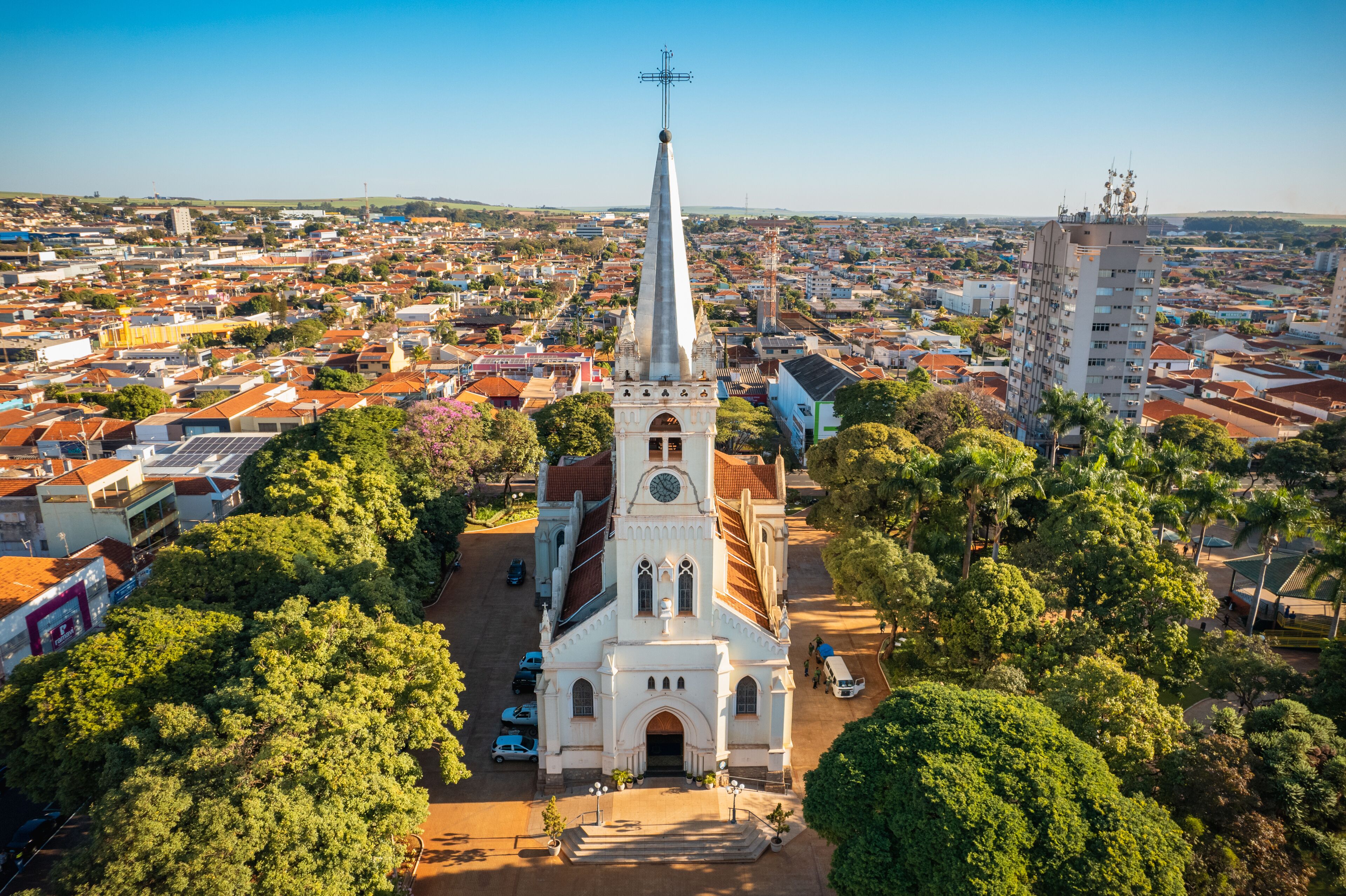 Sertãozinho, Sao Paulo/Brazil - Circa June 2022: Aerial view of Sertãozinho. City center. Mother Church.