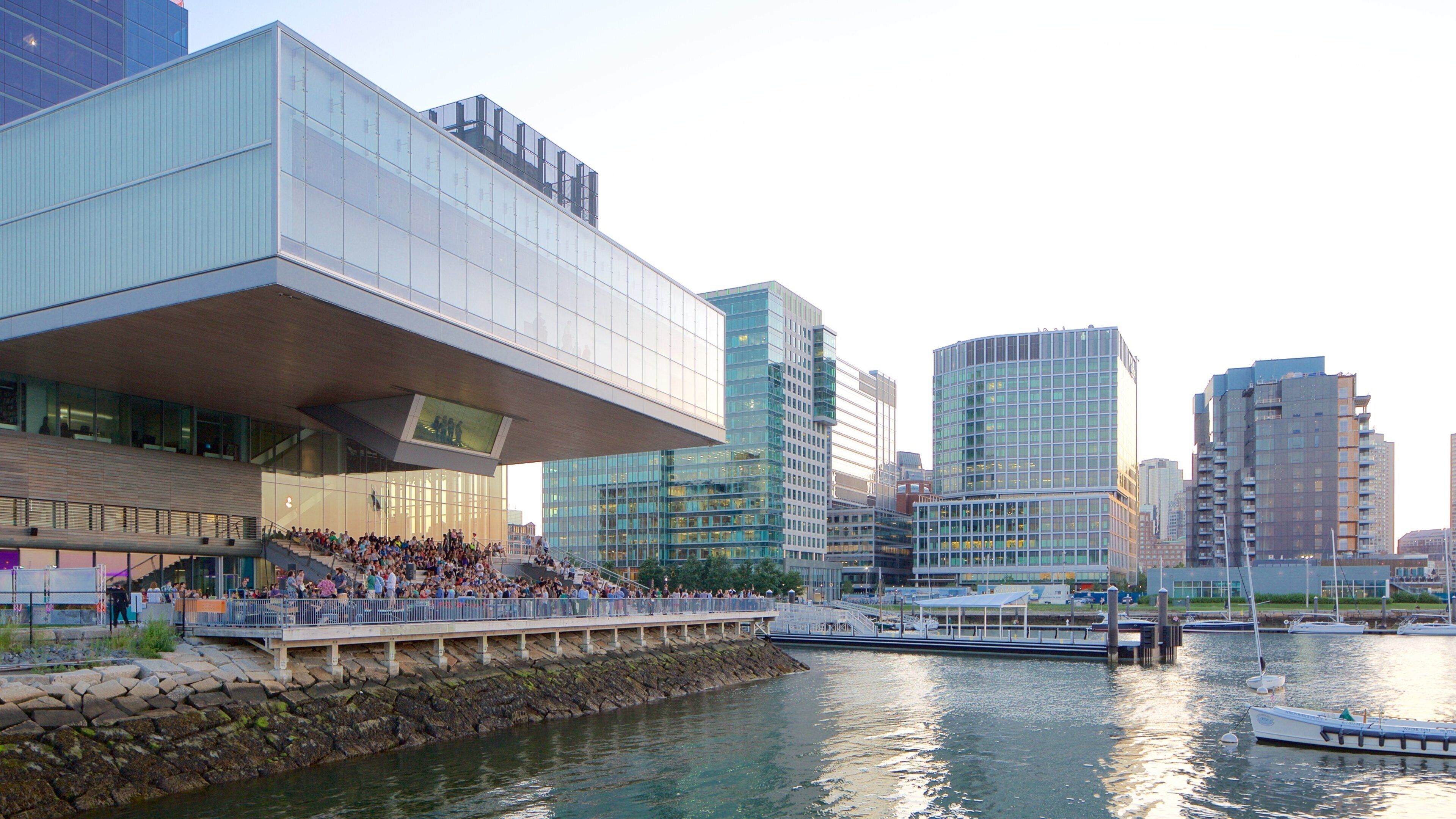 Distrito do Porto que inclui uma cidade litorânea, arquitetura moderna e paisagens da cidade