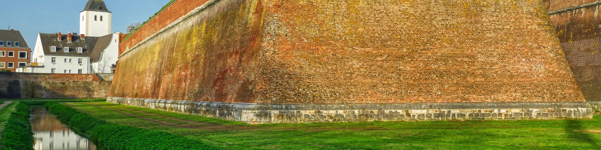 Historischen Zitadelle und Kirche in Jülich