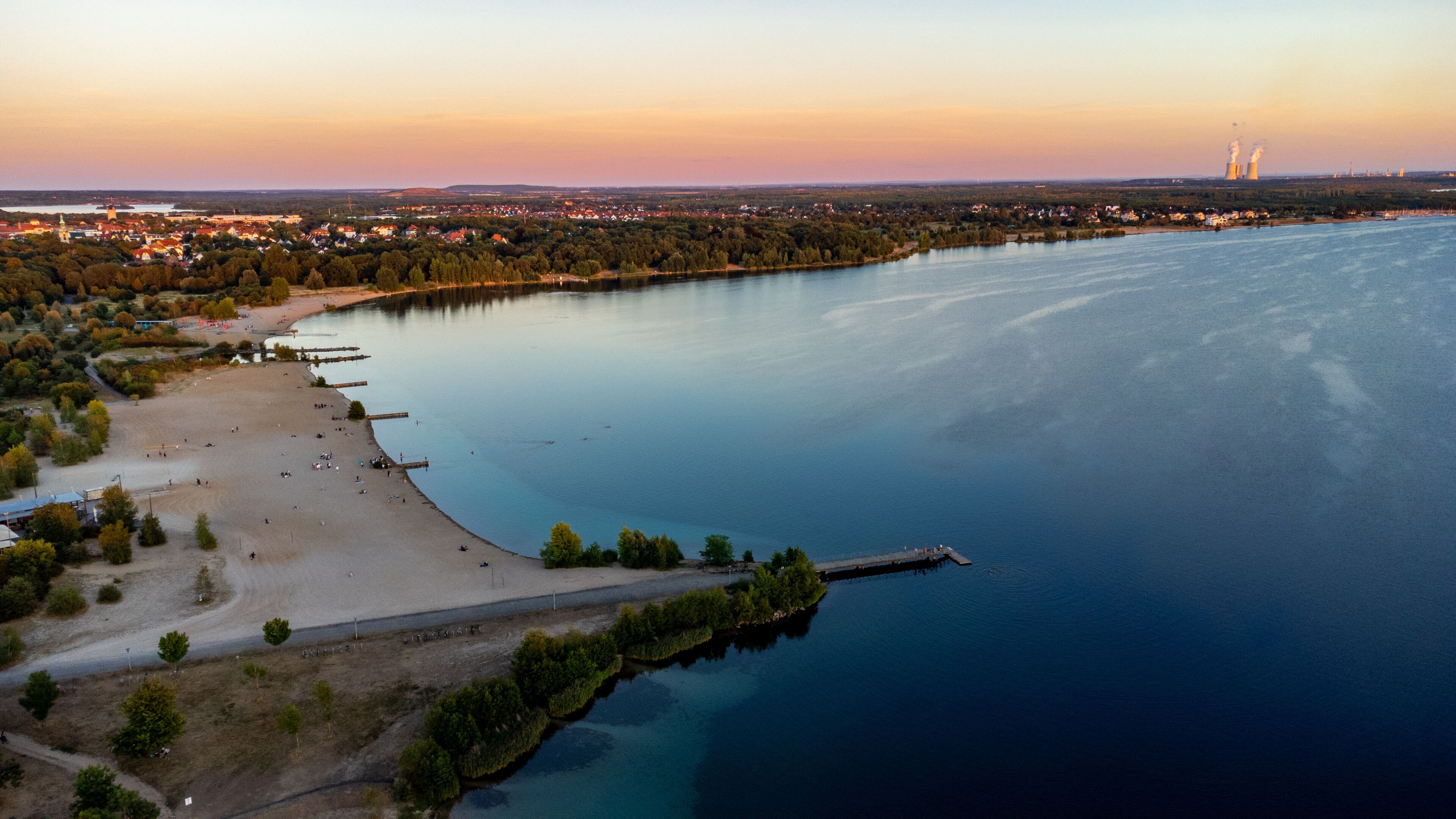 Die letzten Abendstunden über die Leipziger Seenlandschaft genießen - Sachsen - Deutschland