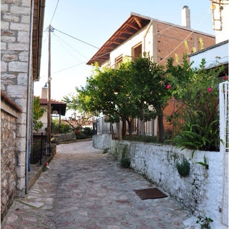 Tiny road in Mirtias.