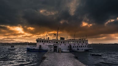 Seixal Sunset
#photography #sun #sunset