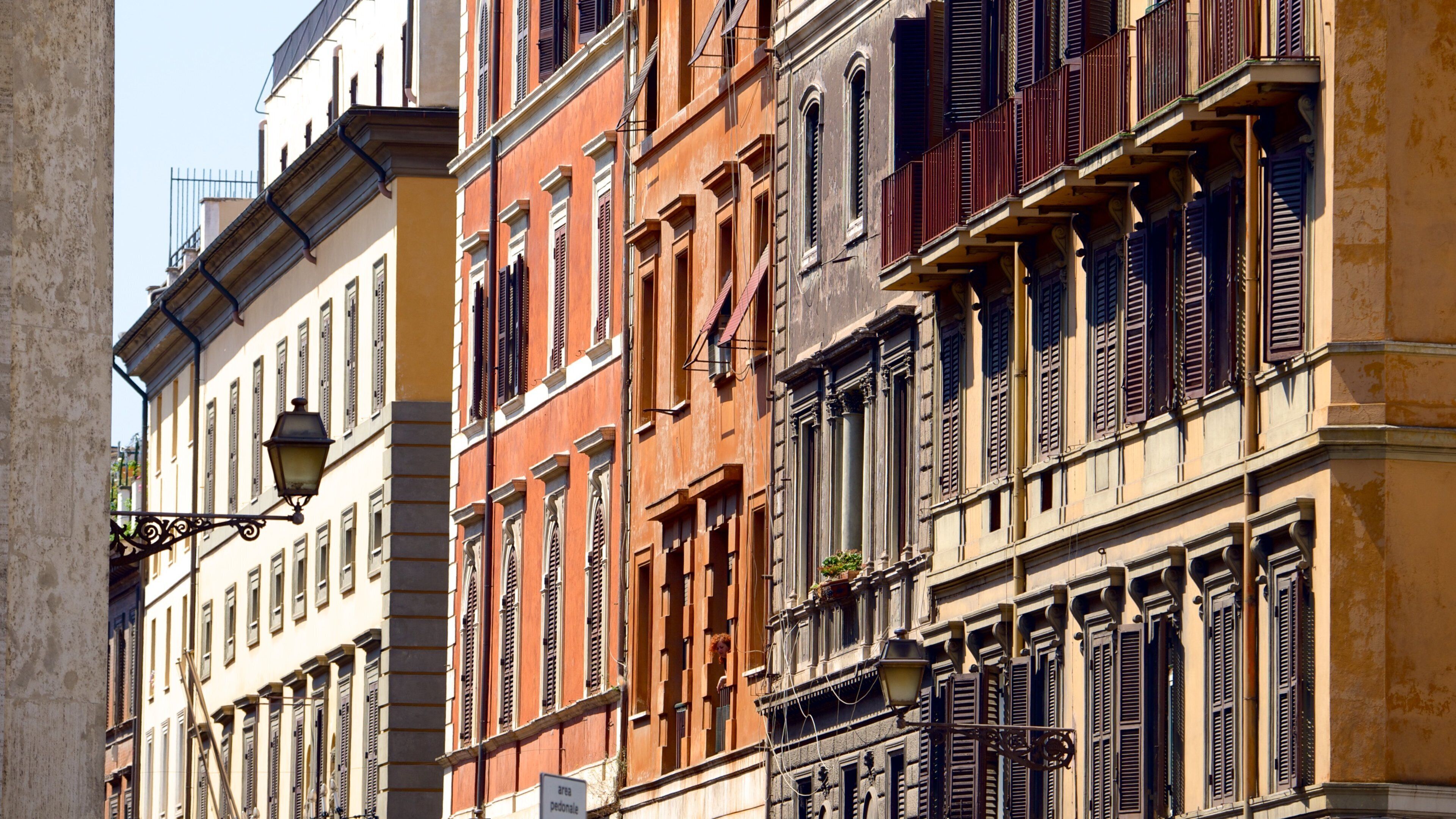 Via del Corso showing heritage architecture