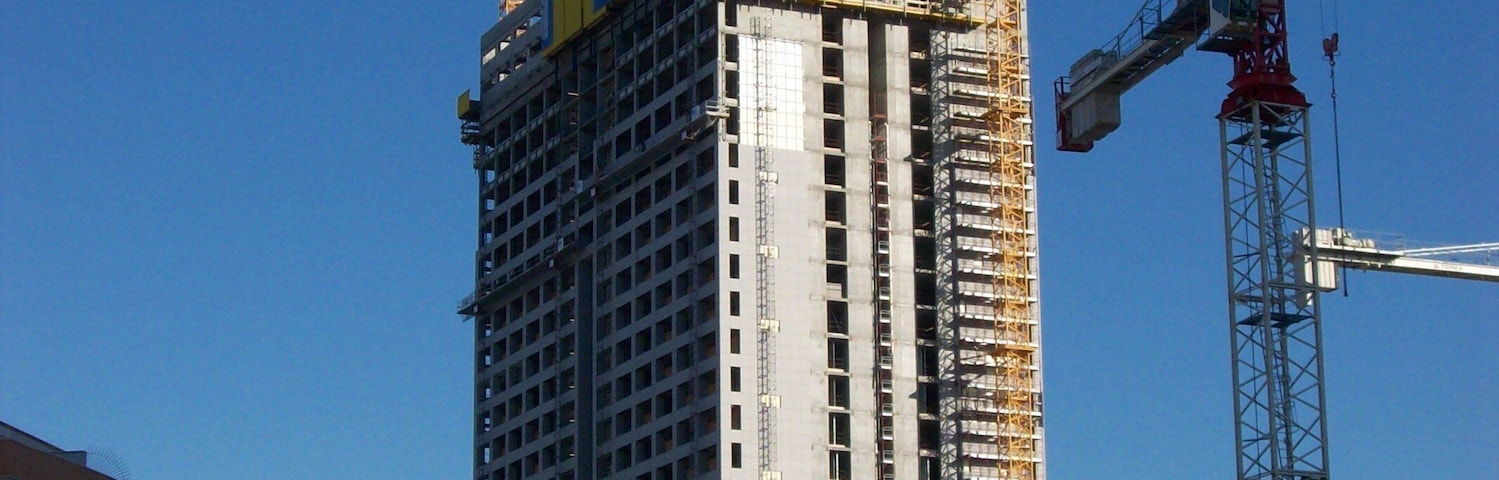 The Eurosky Tower in Rome in the making (28 floors in December 2011)