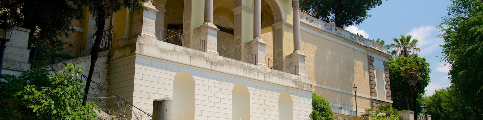 Pincio showing heritage architecture and an administrative buidling
