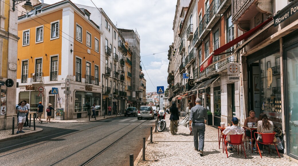 Santos featuring a city, street scenes and outdoor eating