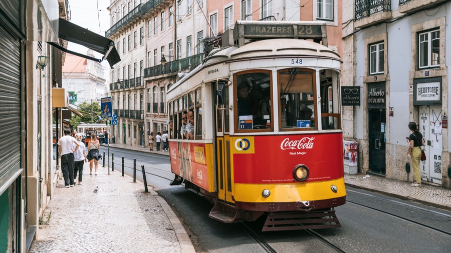 Santos featuring railway items and a city