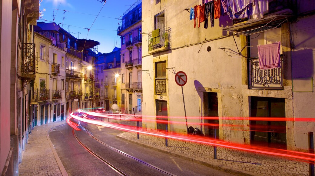 Parlamento mostrando una ciudad, patrimonio de arquitectura y escenas urbanas