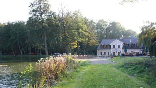 Herbstlicher Rundwanderweg Madlitzer See 33 -Ziel Klostermühle nach ca. 4 km