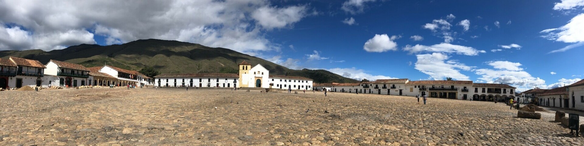 The largest plaza in Colombia at 14,000 sqm