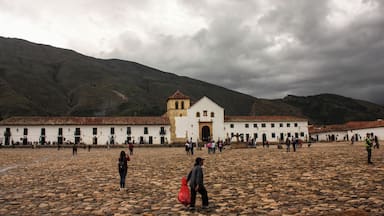 Plaza Mayor in Villa de Leyva is the largest in Colombia and one of the most impressive in South America, with over 150,000 square feet.
Villa de Leyva Villa de Leyva, a municipality of Boyacá that retains traces of its colonial past in its architecture.
Villa de Leyva is one of the most beautiful towns in Colombia, famed for its historic importance and splendid square, recognized as a National Monument in 1954.