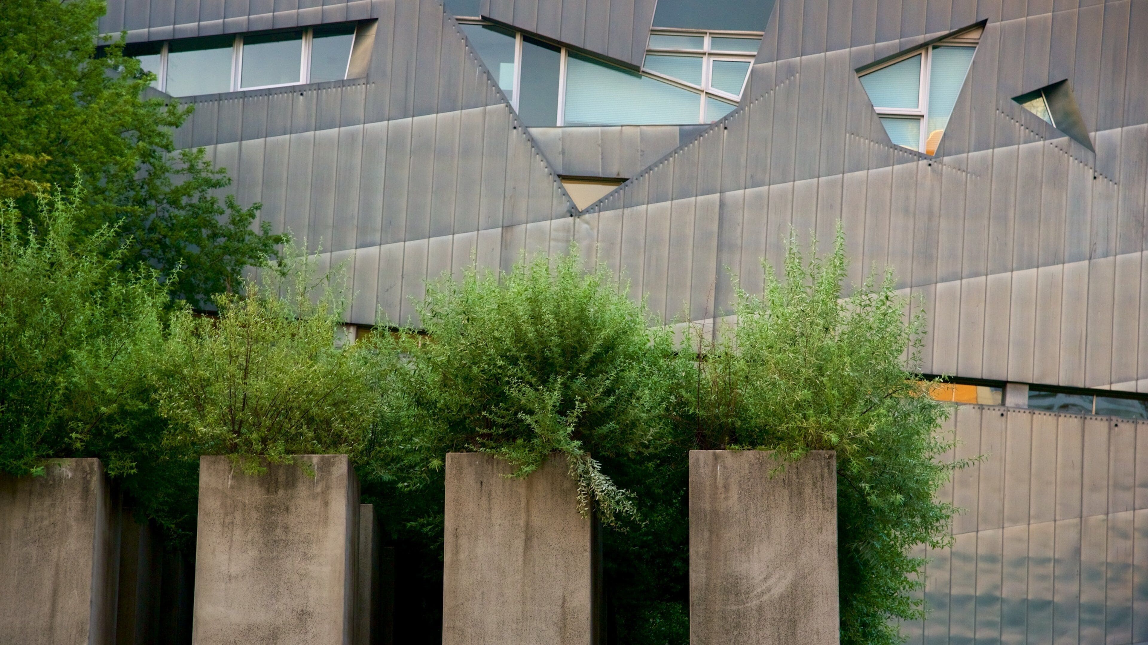 Kreuzberg featuring art