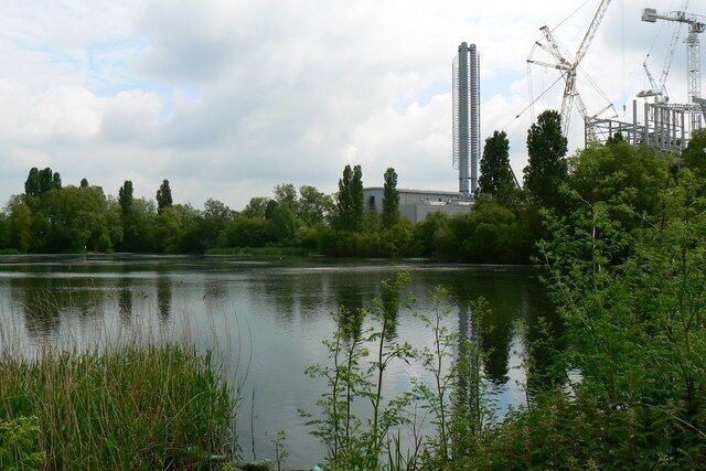 Grundon Lakeside Road Incinerator, Colnbrook This is a fairly new incinerator designed to burn waste of various sorts. Licences have been issued by the Environment Agency in respect of two companies: Grundon Waste Management Ltd http://maps.environment-agency.gov.uk/wiyby/queryController?topic=pollution&ep=2ndtierquery&lang=_e&layerGroups=4&x=503880.0&y=177330.0&extraClause=AUTHORISATION_ID~%27FP3534SB%27&extraClause=YEAR~2007&textonly=off&latestValue=&latestField= and S Grundon (Waste) Ltd http://maps.environment-agency.gov.uk/wiyby/queryController?topic=pollution&ep=2ndtierquery&lang=_e&layerGroups=4&x=503880.0&y=177320.0&extraClause=AUTHORISATION_ID~%27BT2866IG%27&extraClause=YEAR~2007&textonly=off&latestValue=&latestField= Both are rated 'very good' in terms of 'Operator Performance'. Grundon's website: http://www.grundon.com/index.htm