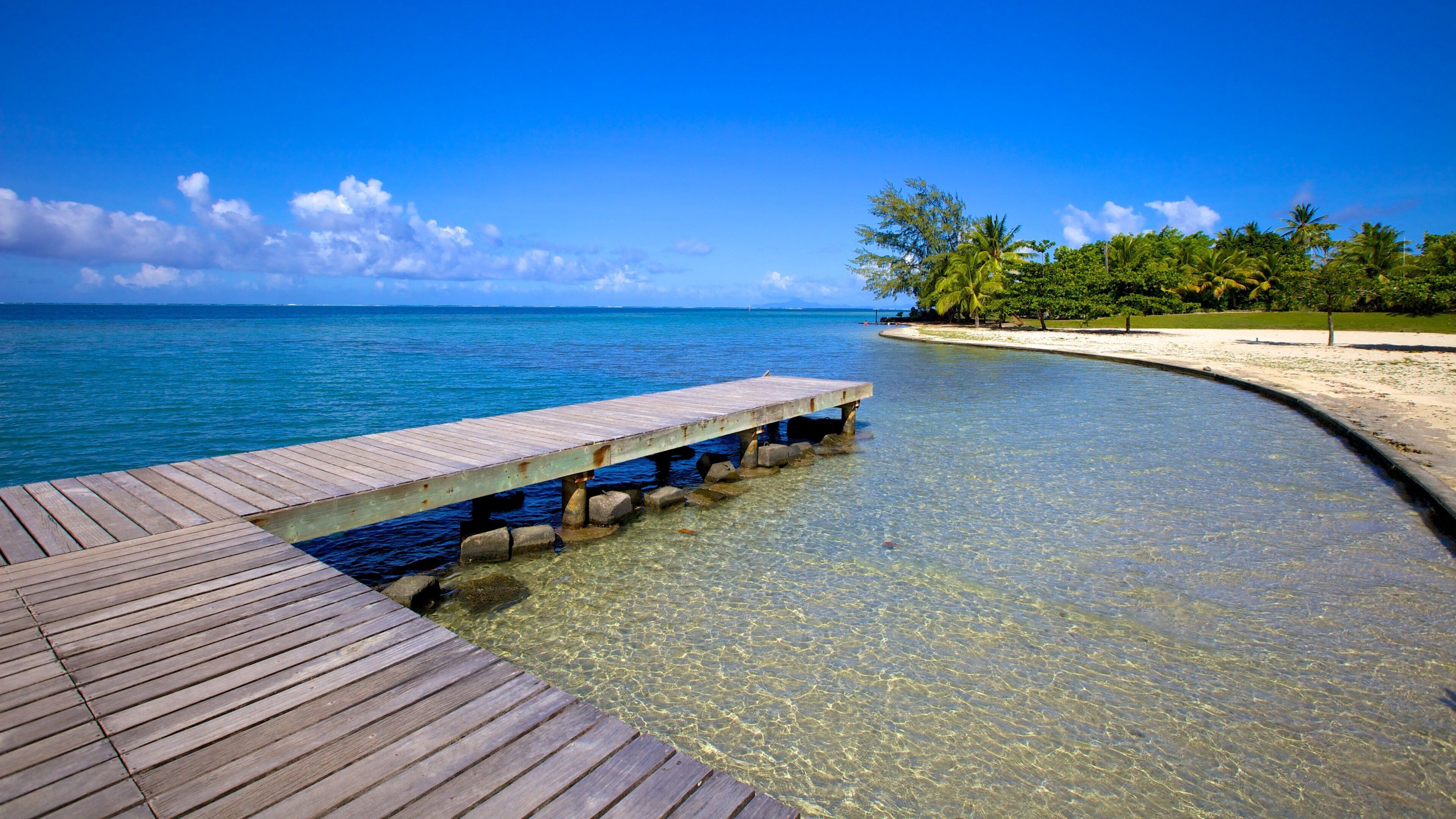 Marae Taputapuatea showing general coastal views