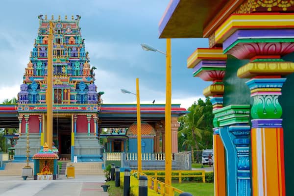 Sri-Siva-Subramaniya-Tempel mit einem religiöse Aspekte und Tempel oder Andachtsstätte