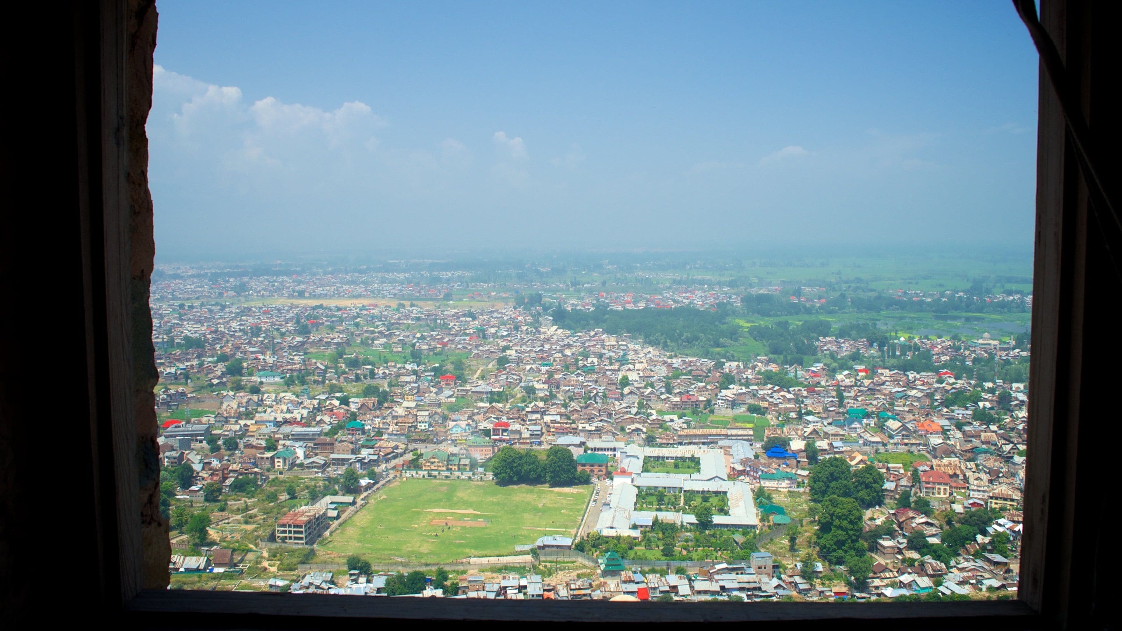 Hari Parbat Fort which includes a city