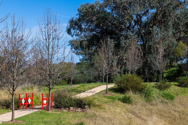 Botanical Gardens featuring a park