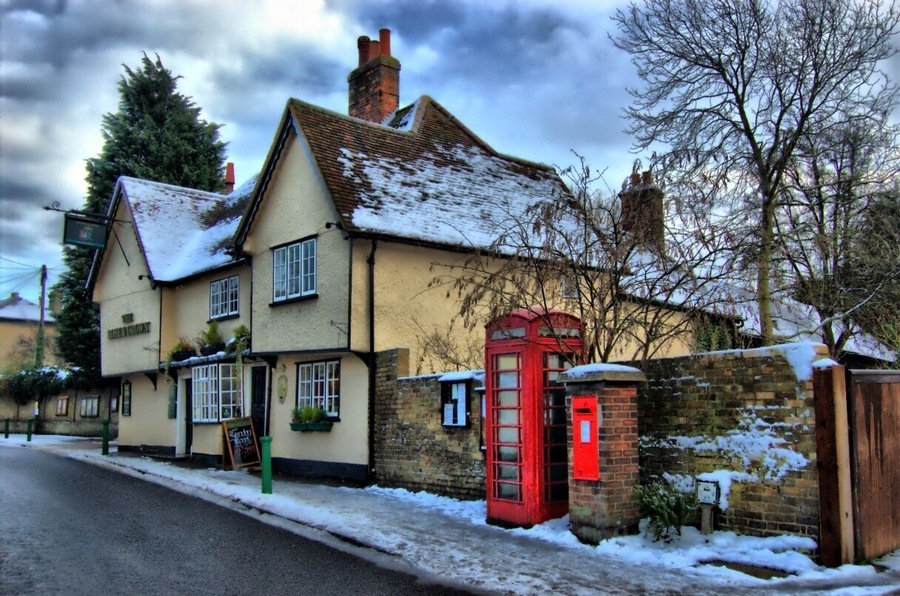 This is a neat little pub I came across in Ashwell, Hertfordshire, UK during a visit in December, 2009. To me, it's the quintessential pub!
#snow