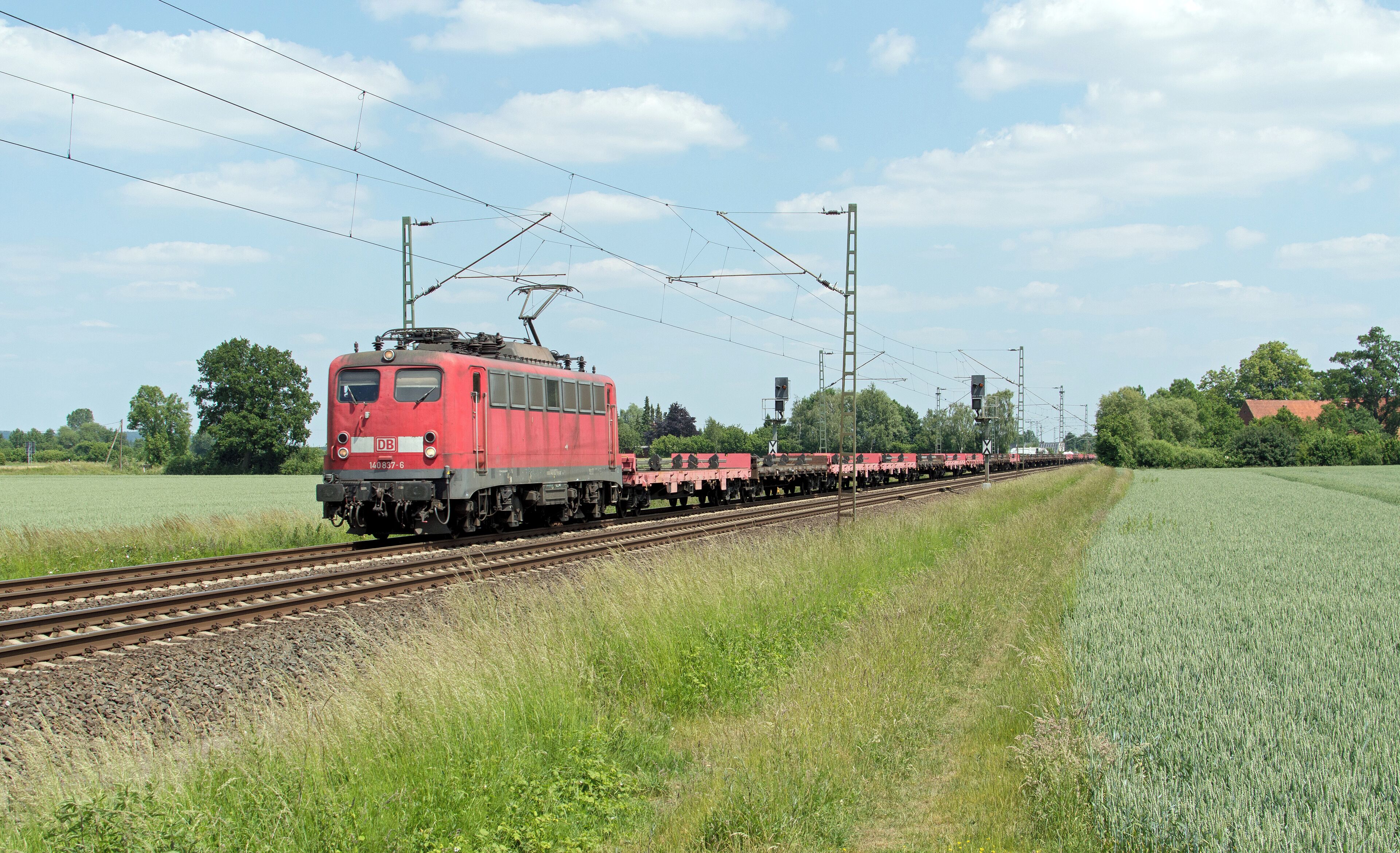 DBAG 140 837-6 mit einem Güterzug bei Nottuln-Appelhüsen