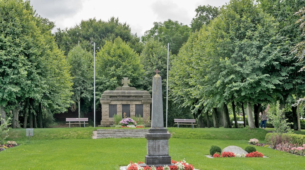 Bilder aus Wöhrden Kriegerdenkmal in Wöhrden