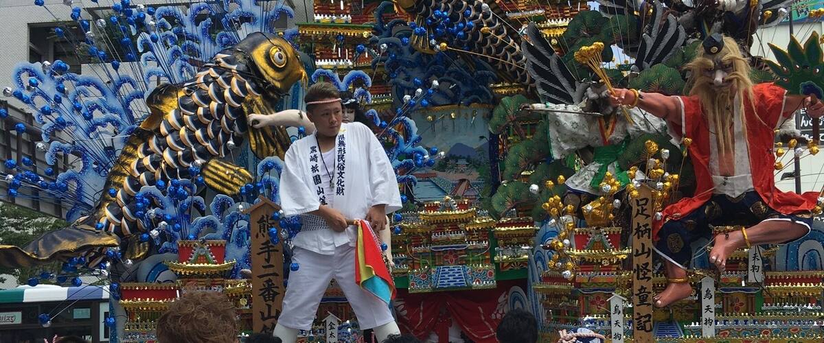 Too hot a day for summer festival. Still these guys in Kurosaki tried their best (looking good, I mean *ahem*!).
#ontheroad
#endlesssummer