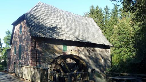 Die alte Wassermรผhle am Schloss Gartrop