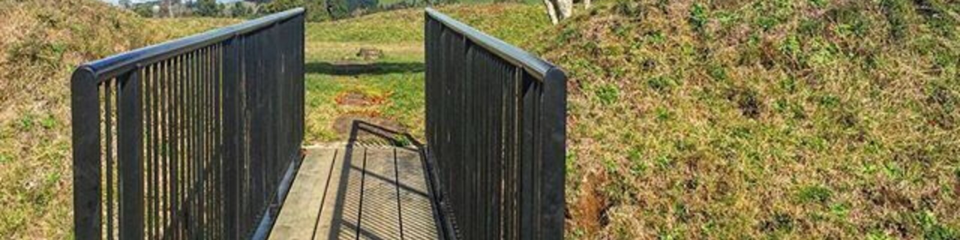 We visited the Alexandra Redoubt today. It is extremely significant in the land wars between the British and Maoris and you can still walk the trench walls. It's really great to visit places like this, you would hardly know it was there unless you had a local to take you like I did!
www.cheskiesgaplife.com