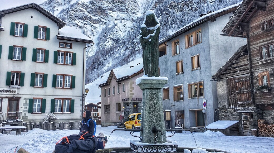 Getting a sip from the local fountain the water in Val’s is fresh and the thermals are great after a day of skiing ⛷ #likealocal #architechture #village #fountain