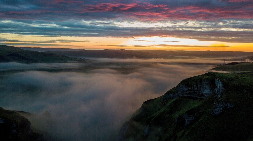 Winnats Pass, Hope Valley, The Peak District, Derbyshire, England.
Popular sunrise photography location in the Peak District. Awesome cloud inversions with the valley trapping the cloud, very accessible with parking a few hundred meters away at the top of the pass.