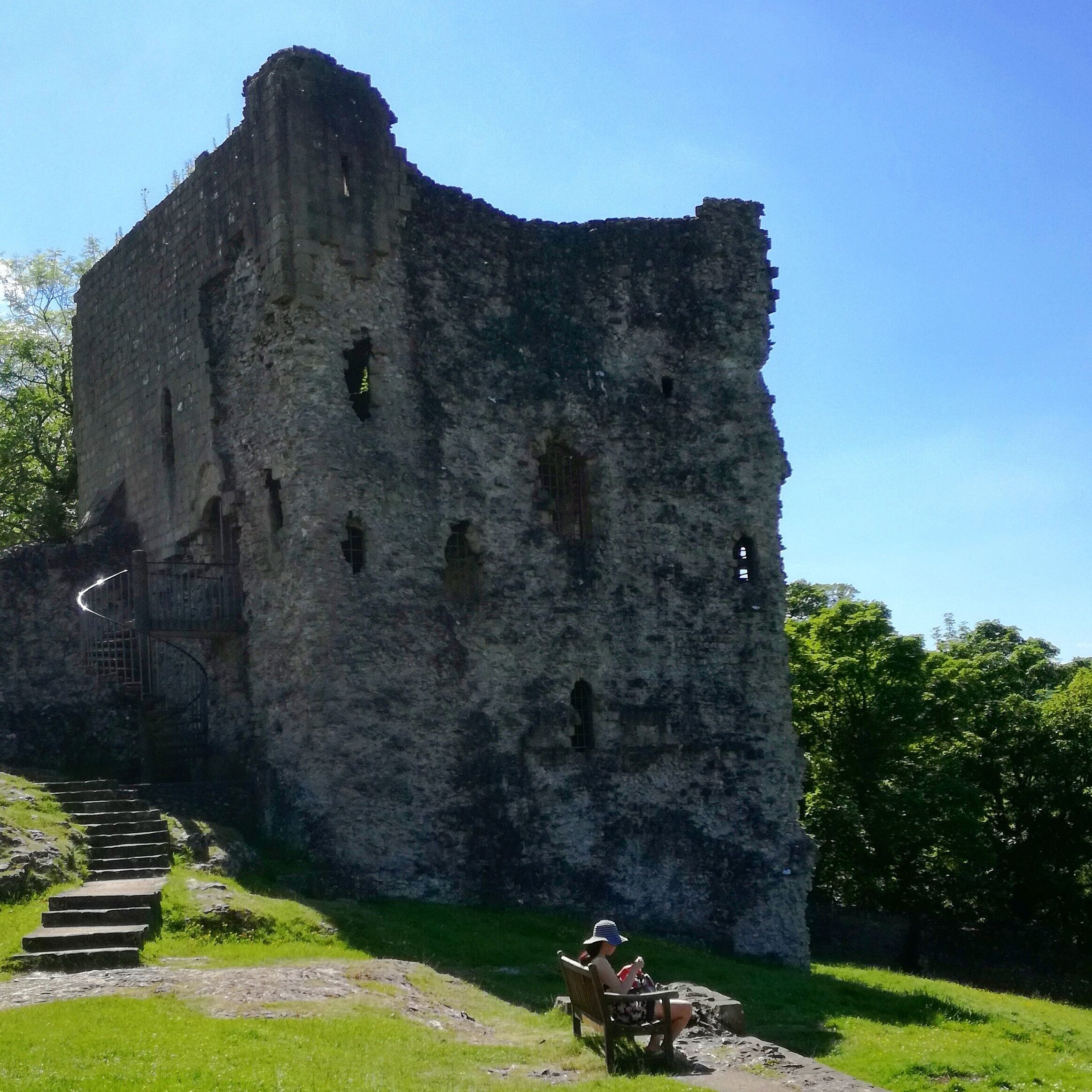 #nationaltrust #peakdistrict #castle #hopevalley